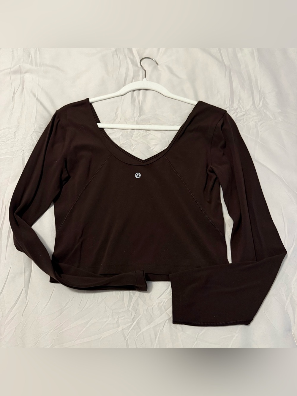 lululemon athletica Long Sleeve V-Neck Crop Top in Dark Brown